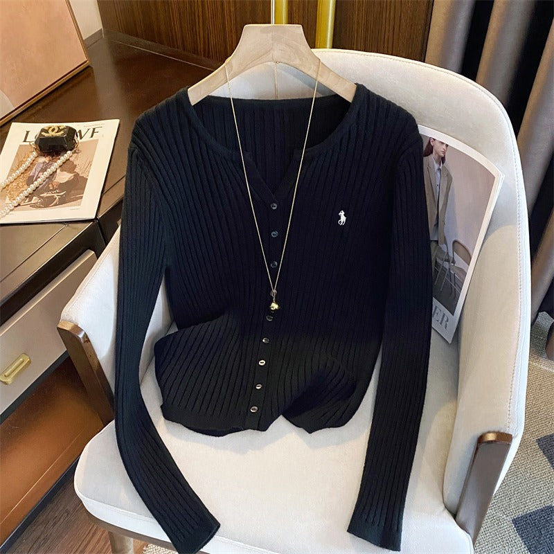 بلوفر بناتى أنيق بأزرار واحدة محبوك